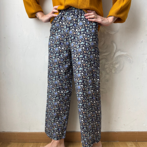 Crop 2.0 – Velluto Millerighe Blu A Fiori